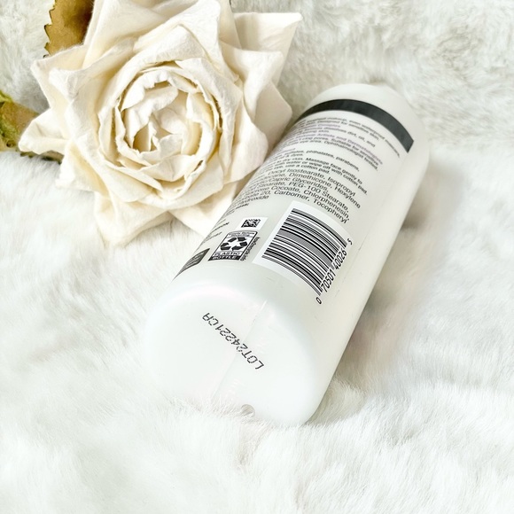 NWT NEUTROGENA MAKE UP MELTING MICELLAR CLEANSING MILK 7% Emollient Vita complex - Picture 4 of 4